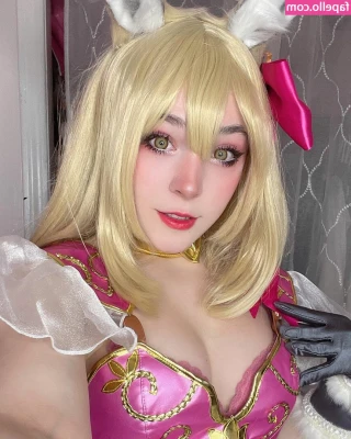 Meikasama - Feeling very sexy and spunky today
