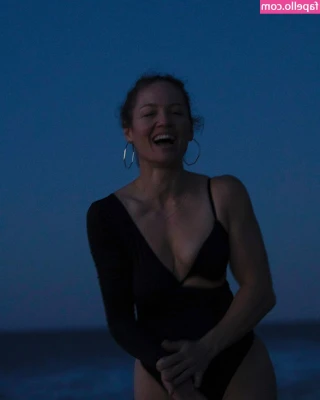 Erika Christensen [ erika-christensen ] - Fuck or kiss