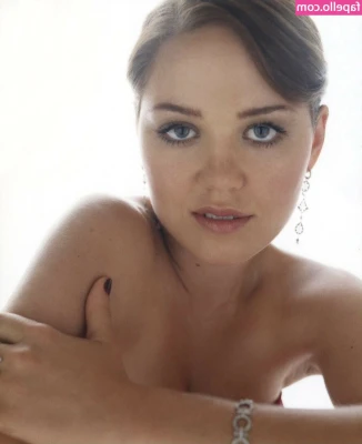 Erika Christensen [ erika-christensen ] - 😳 I’M GOING ON VACATION WITH MY COLLEAGUE, ALL SLIDES WELL 💦 