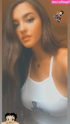 Delaina Kilduff [ delaina-kilduff ] - What’s everyone up to tonight? I’m home and relaxing 💋