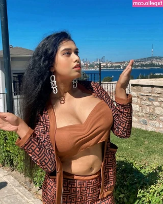 Hemoshree Bhadra [ hemoshree-bhadra ] - Feet  Soles  Arches  Toes  High heels  Barefoot  Lots of sexy pics 