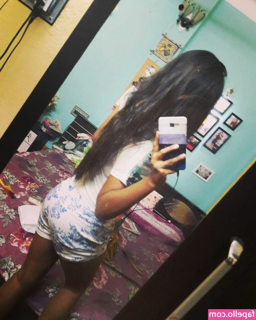 Hemoshree Bhadra [ hemoshree-bhadra ] - More long legs, soft soles and my lil booty! ❤️