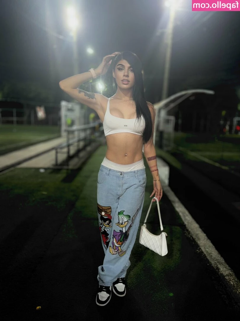 Cristy_munoz01 [ cristy-munoz01 ] - in seara asta sunt pusa pe nebunii😋🔞
