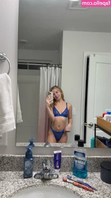Becky Summers [ becky-summers ] - If I made a video of anal what would you rather see a toy or a dick