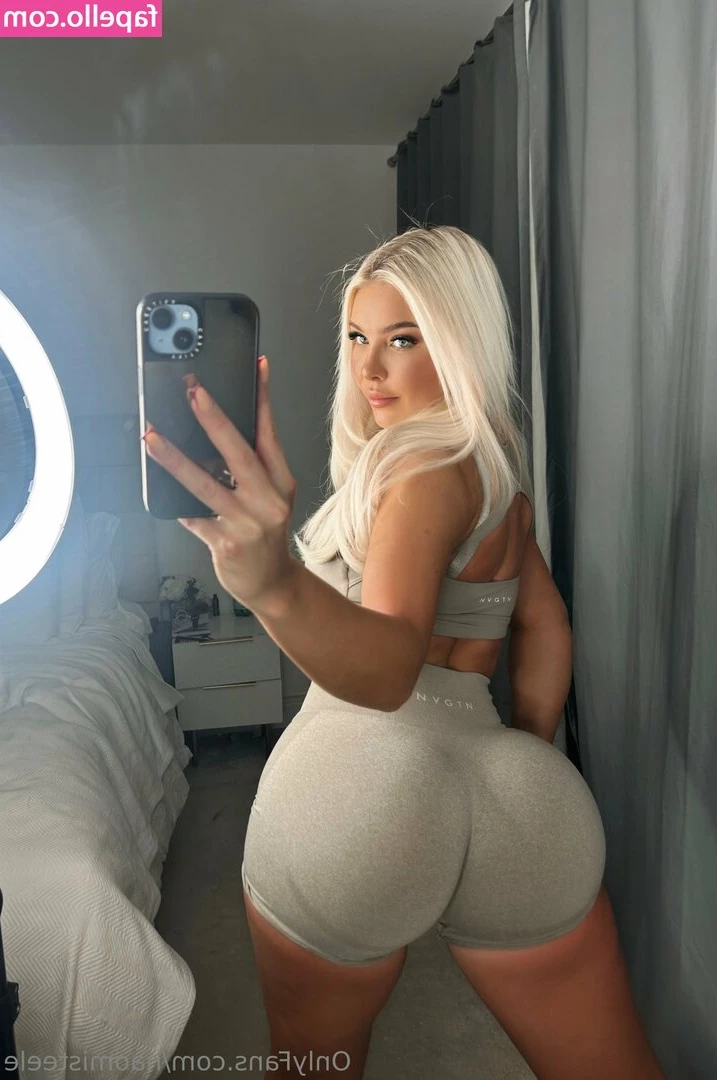 naomisteele - Can I have a goodnight kiss?