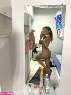 fmaryankaaa - dick bulge  dirty stinky socks  amp  a fart  which of these 3 options