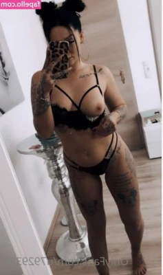 Bootyqueen92 - Can I suck your cock  Please