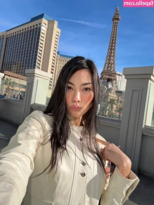 Shannon Zhao [ shannon-zhao ] - ok but who wants to see my half bald pussy 😂