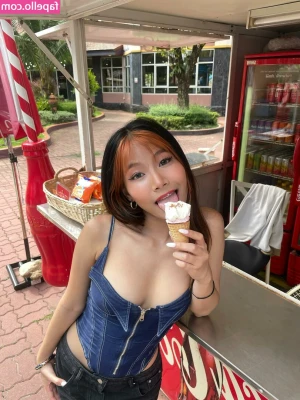 aaomhelloo - On CB xD https chaturbate com hornygam3r