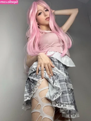 Jiyuzen - This playful kitty  purely_nancy is waiting for her master to