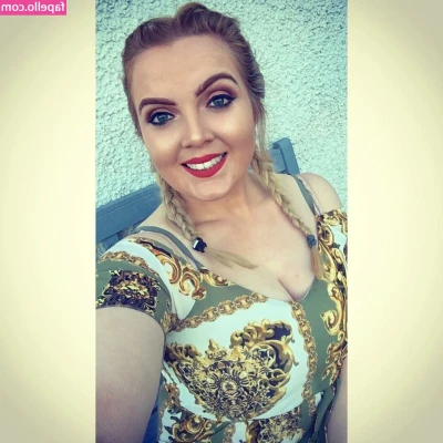 Julie Donaldson [ julie-donaldson ] - Some behind the scenes from my shoot today     tip me with something