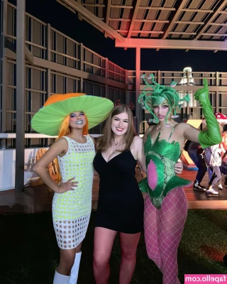 Mikayla S [ mikayla-s ] - Can I get “🍑” in chat???  Can you tell I was a bit *** here? I