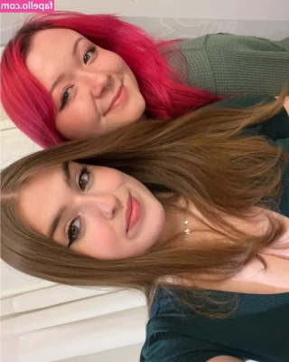 Mikayla S [ mikayla-s ] - Let me show you how i ride this 12inch BWC mi amor 😉😉