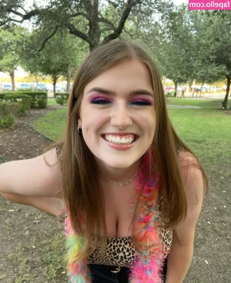 Mikayla S [ mikayla-s ] - Face down ass up 🥵
