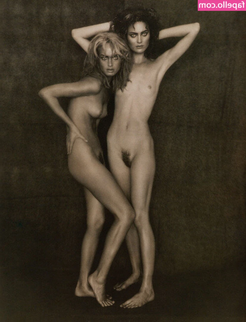 Amber Valletta [ amber-valletta ] - Baby it s cold outside