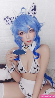 aerukomiao - I wanna do something special at 1000 likes any ideas