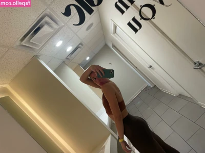 gabby - Hot straight uncut Businessguy with a big Tool showed up after a