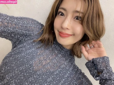 Rina Hashimoto [ rina-hashimoto ] - 1000 likes and I’ll take a bite 🍎  Halloween is coming so get