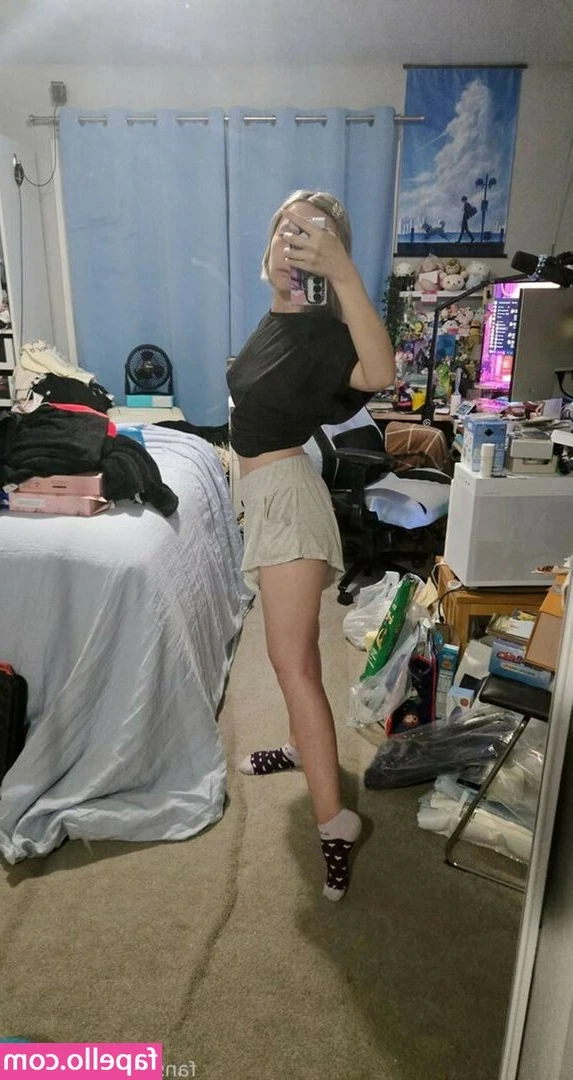 Sayu Sincronisity [ sayu-sincronisity ] - sneakers and leggings FTW!!!!1!!1!!one