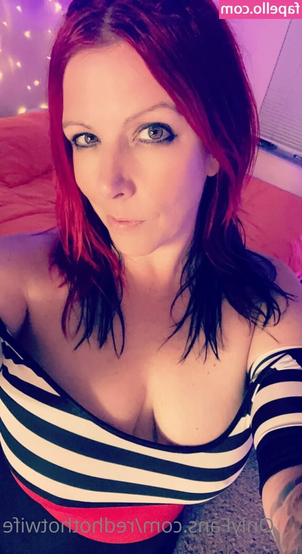 redhothotwife - Scratching blue