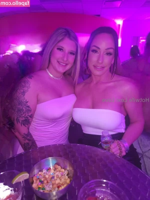 hotwifelexilovex [ hotwifelexilovex-1 ] - Do you have plans for this weekend yet, honey? ❤️  I try to start