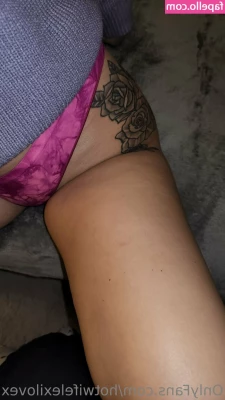 hotwifelexilovex [ hotwifelexilovex-1 ] - Woke up needing to be fucked