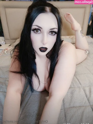 Pixiecakeface - Tonight i need some loving   that rough kind of lovin   hair pulling 