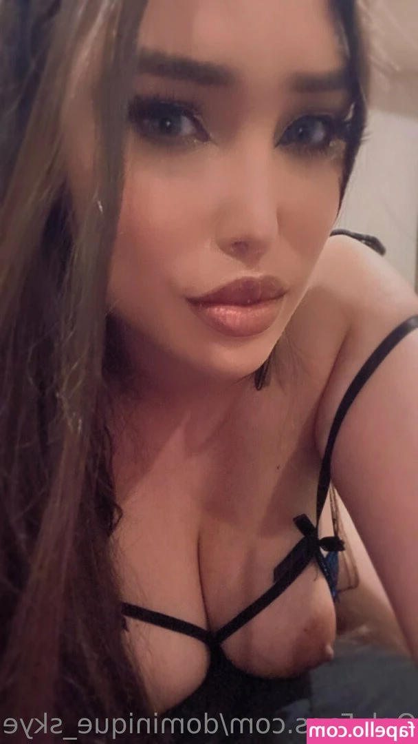 Dominique Skye [ dominique-skye ] - Doggy with hot  themiastone    DM for more
