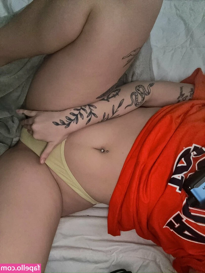 Ansley Harvey [ ansley-harvey ] - Want to grab my ass