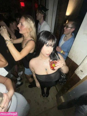 2sexyforu - Having fun under the red leds