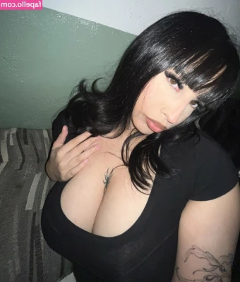 2sexyforu - If you had those, I bet you would play with them too all the time