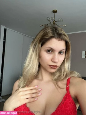jennycutiee [ jennycutiee-1 ] - Ass for days  Would you grip  spank  fuck  offer your face as my seat