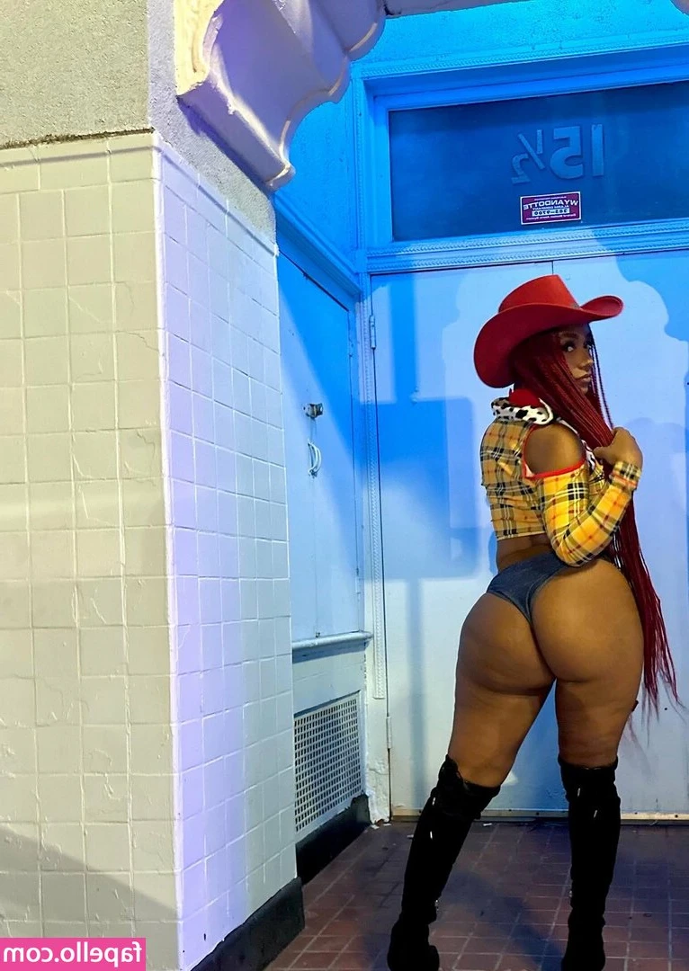 bignayaa - How about titties