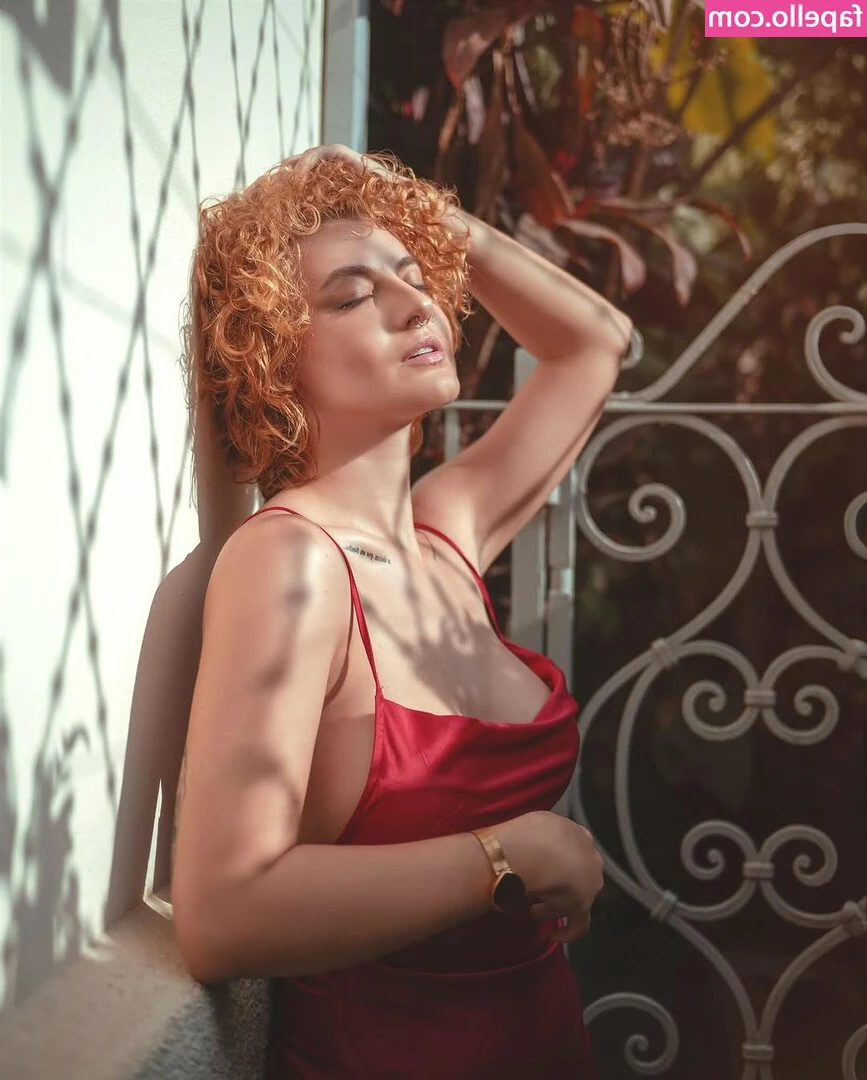 Debora Fuzeti [ debora-fuzeti ] - Sit with me baby