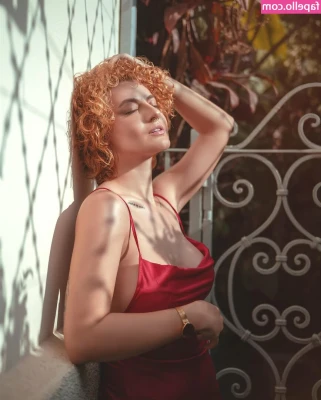 Debora Fuzeti [ debora-fuzeti ] - Sit with me baby