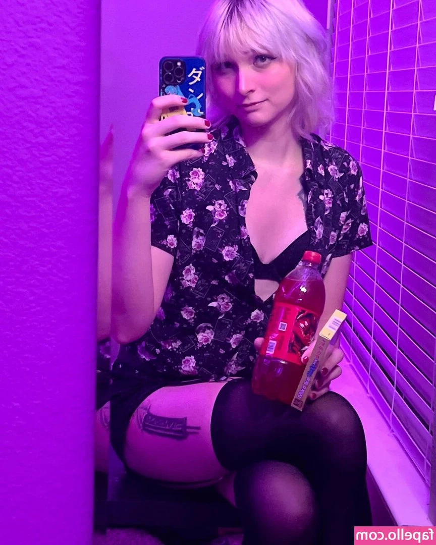 RoseWaltzEX - What do I gotta get you guys to unlock content am I not good enough