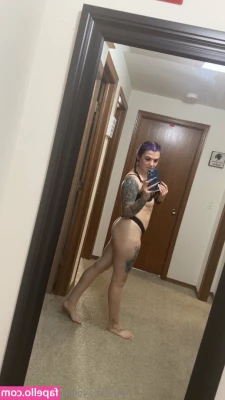 gothicrose5599 - Look at that body  In just 4 weeks I have leaned out and lost weight 