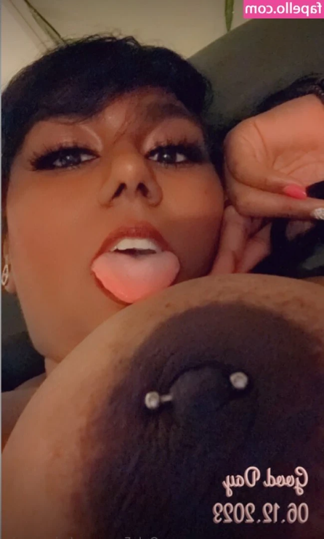 Princess Rin [ princess-rin ] - My booty is a gift on this Hump Day..