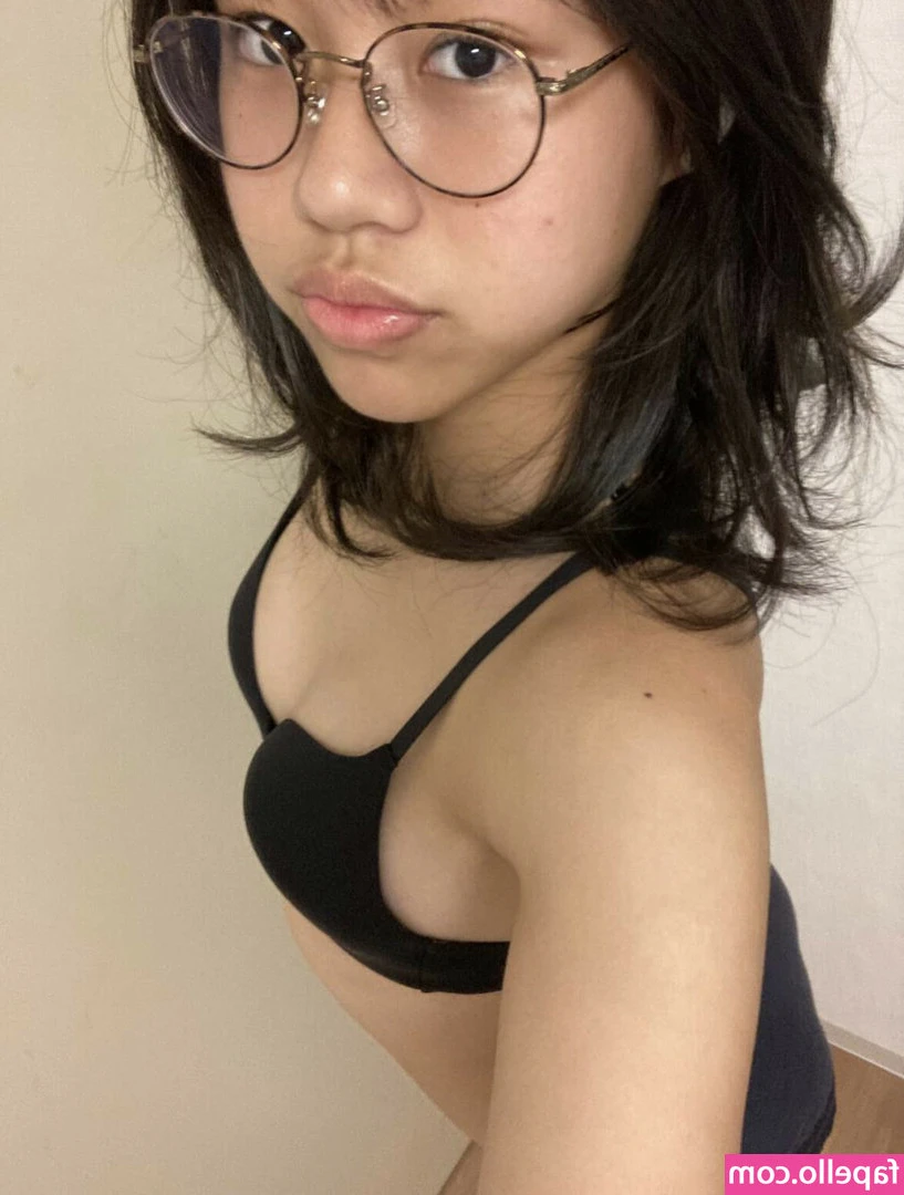 fifi_fionaaa__ [ fifi-fionaaa ] - Got a lap for me