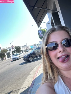 alissbonytfree - If you’d like a little custom video where I moan your name, slide