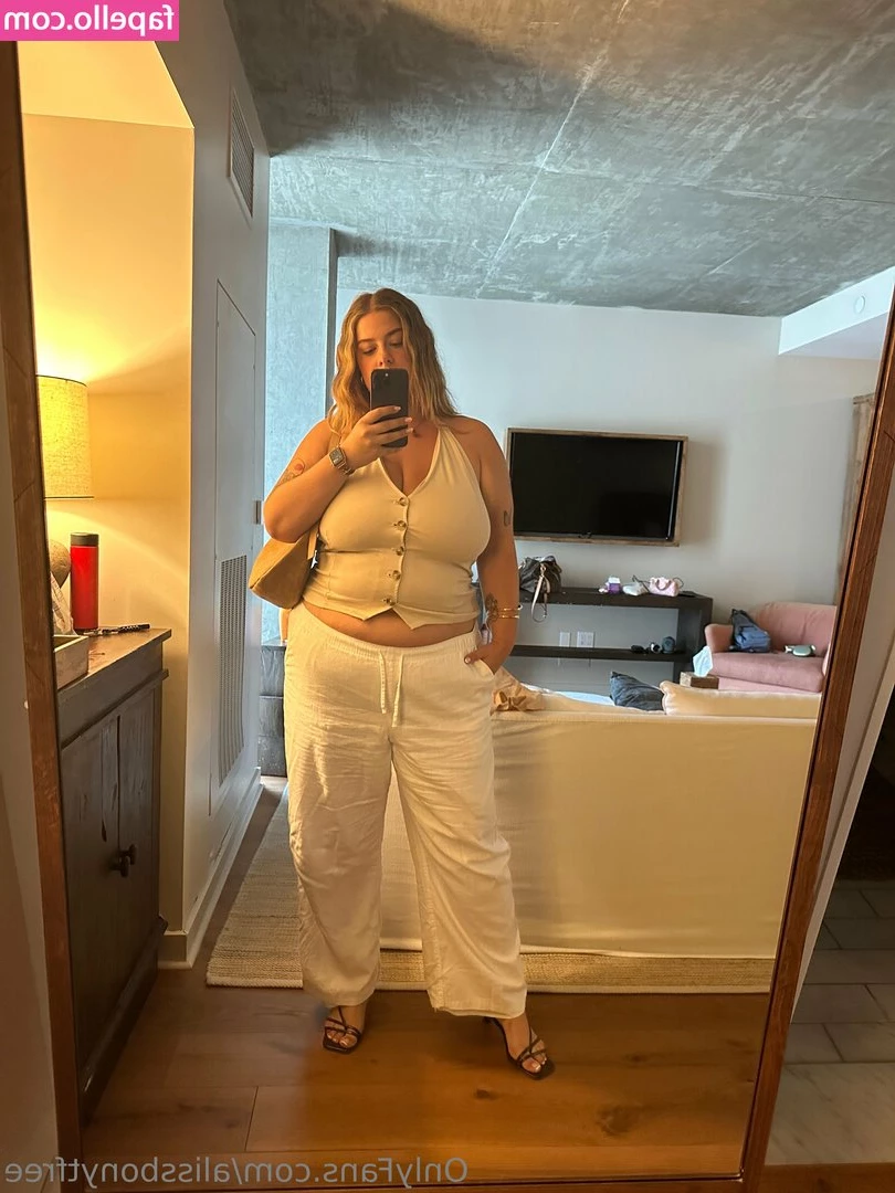 alissbonytfree - swipe for xtra spicy    doing something fun today outside hehe stay