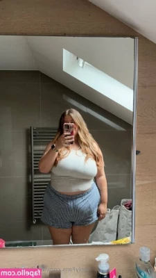 alissbonytfree - Paint my tits in your cum 💦