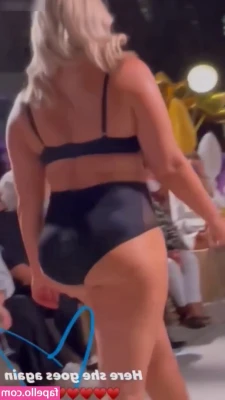 Angelina Kirsch [ angelina-kirsch ] - Hello baby   I want us to have a great time  Are you here for me