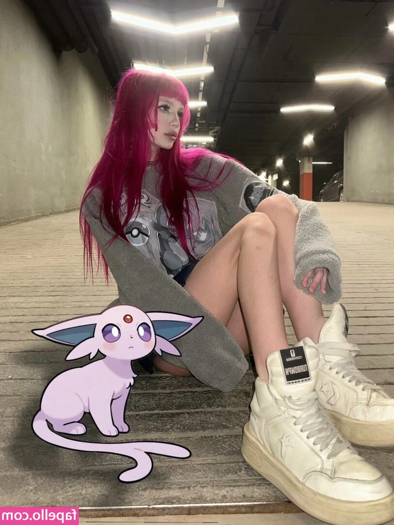Barbitchkka - Lounging around and showing off the pokecandy between my thighs ;p