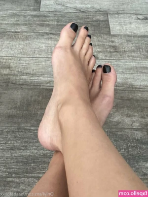 sashafoxxx - I'm in doggy position waiting for your hard cock. I love