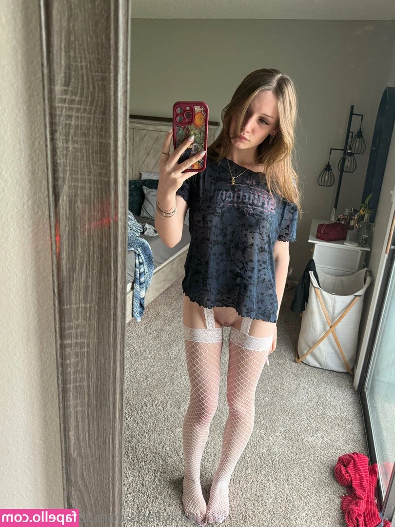 lauren.claire [ lauren-claire ] - beddy selfies c: lately ive been wakin up rly late ;3; i need some
