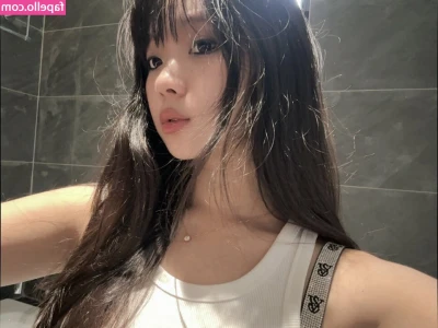 iivypatootie - If I was to start kissing you where is the place that really gets you