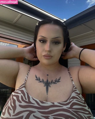 bbeaniebbabby - POV  I caught you staring