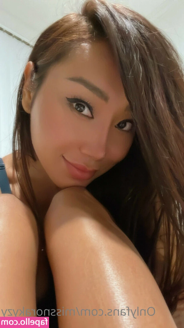 Nora Kyzy [ nora-kyzy ] - I just bought dinner. Whos going to comp me? ;)