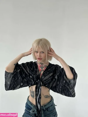 golden_alinee [ golden-alinee ] - What’s your biggest turn on?  I go first...  FORBIDDEN TOUCH 